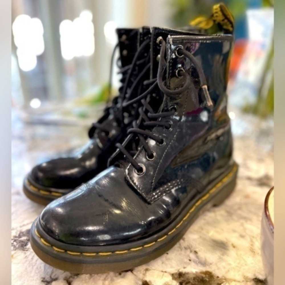Dr Martens Boots woman’s size 7